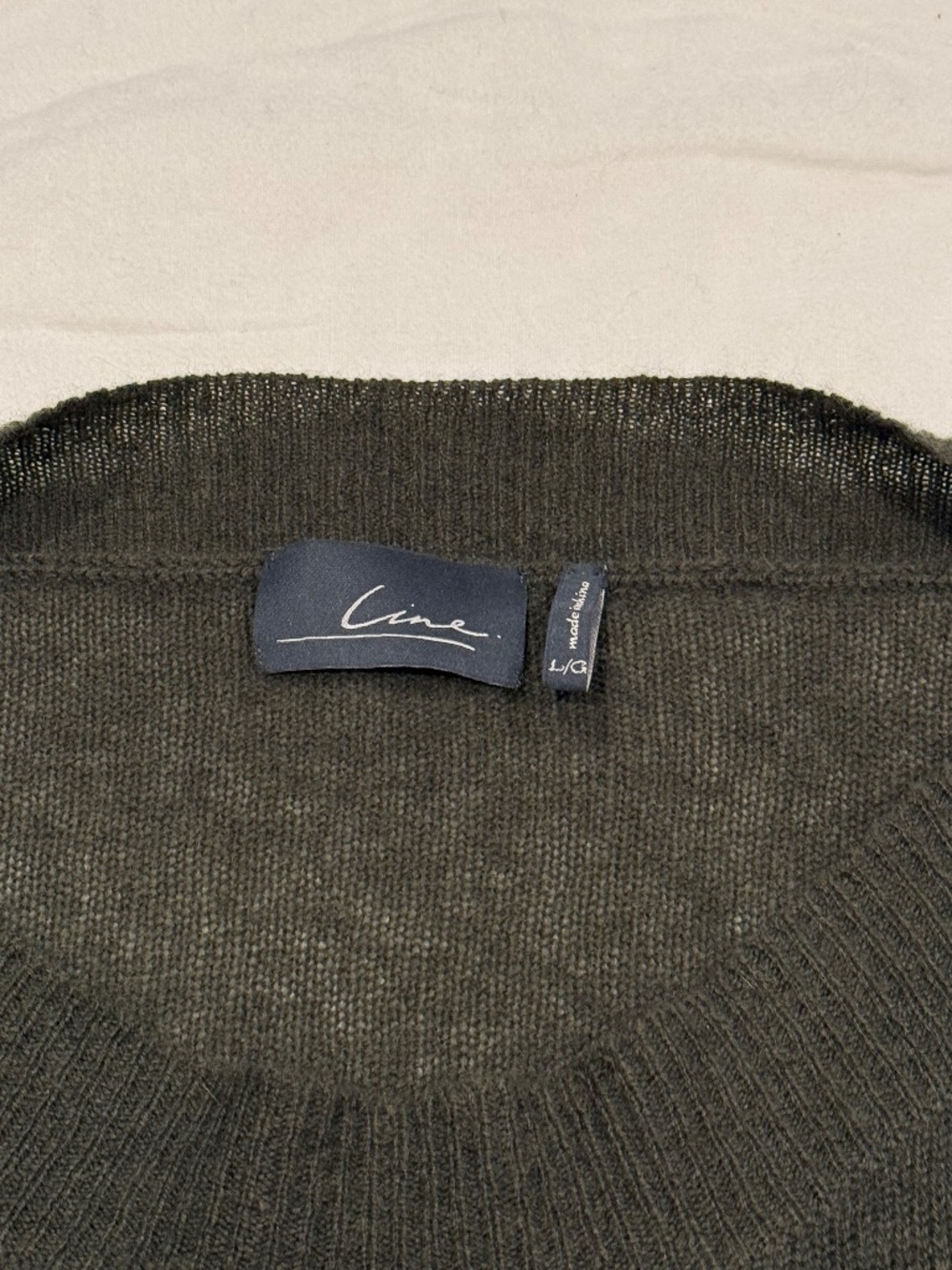 Line. (Women's L) - Picture 7 of 12